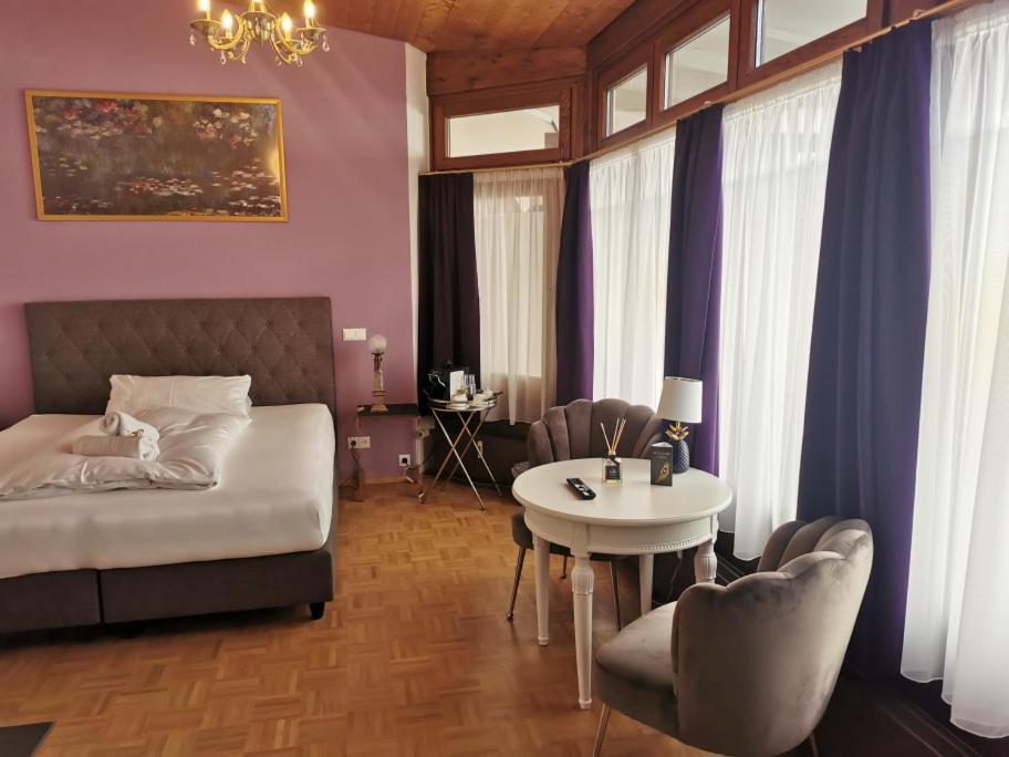 ויילהיים אין אוברבאיירן Altstadthotel Bachbraeu מראה חיצוני תמונה
