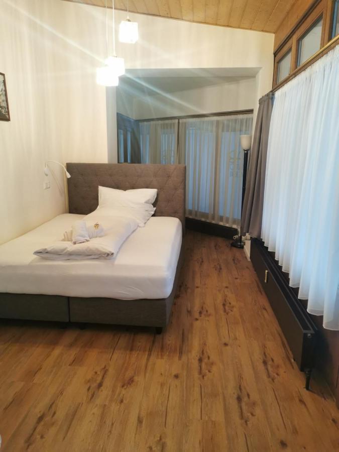 ויילהיים אין אוברבאיירן Altstadthotel Bachbraeu מראה חיצוני תמונה